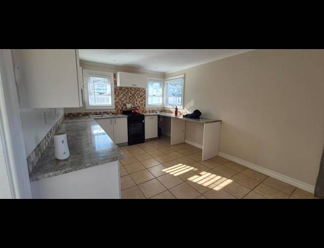 2 BEDROOM PROPERTY TO RENT IN DANA BAY